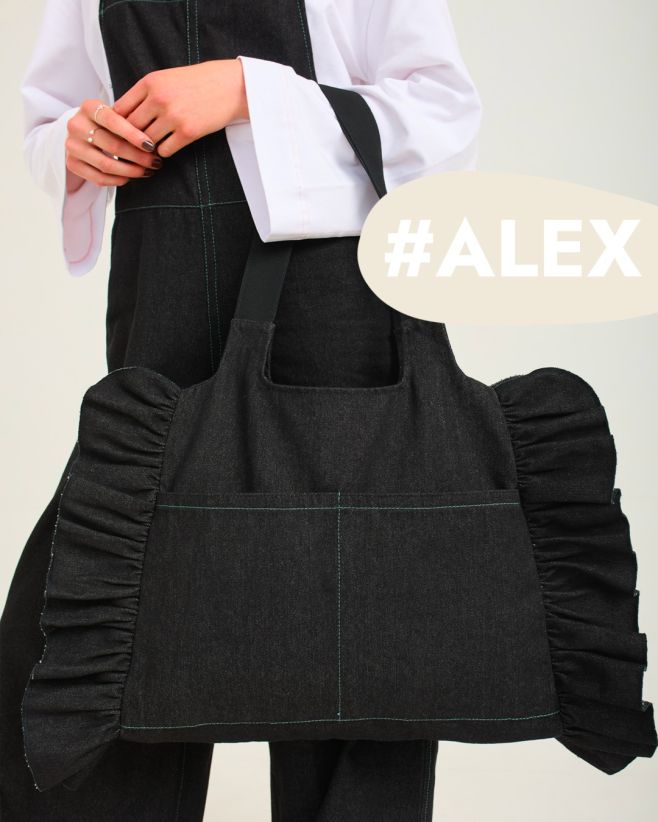 Taška Alex je konečně na eshopu! 🤍 Měla krátkou pauzu kvůli došití, ale teď je zpět v plné kráse. A protože se vám na...